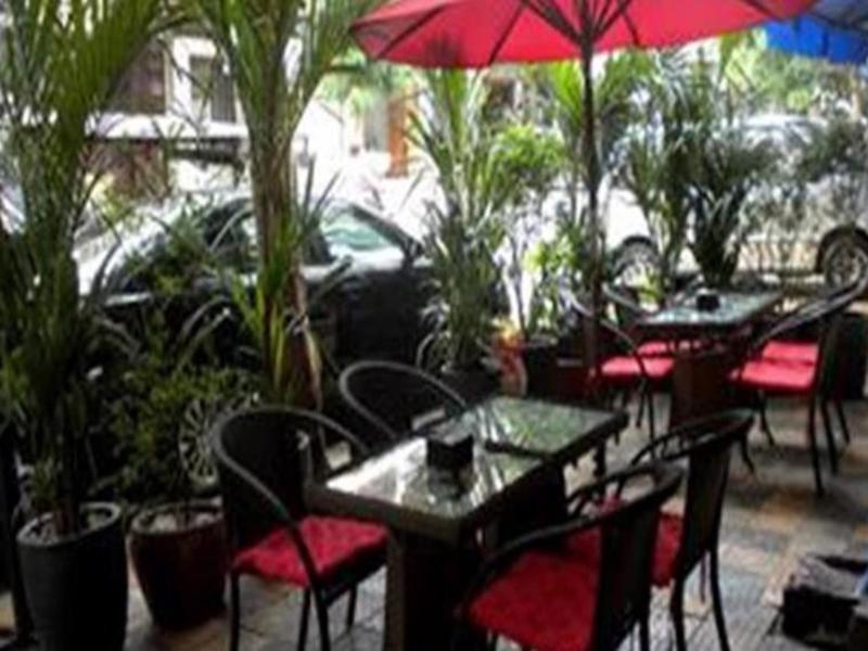 Golden Boat Guesthouse Phnom Penh Exterior foto